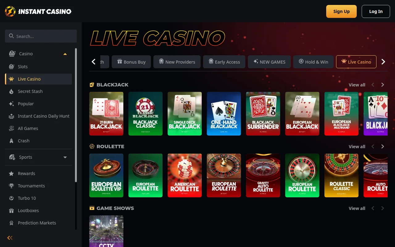 Live casino-lobby van Instant Casino met blackjack- en roulettetafels